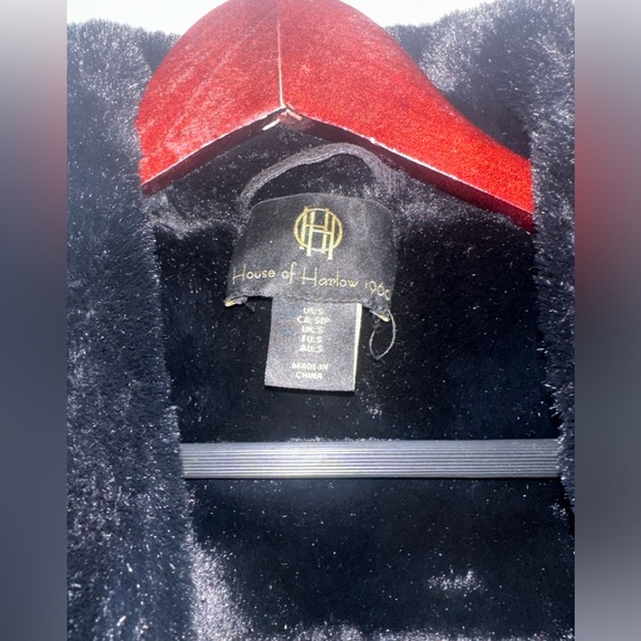 House of Harlow 1960 Sherpa Black Vest - Size Small - Picture 5 of 5